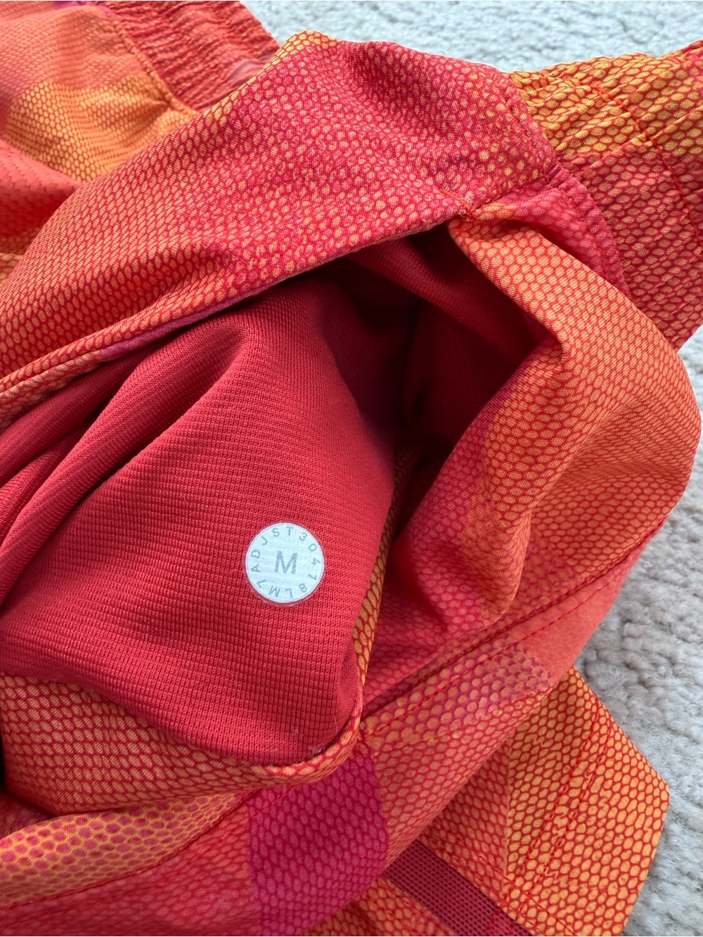 Lululemon Men’s Size Medium Pace Breaker Shorts Linerless 7” in Mesh Mash Orange - Picture 7 of 12